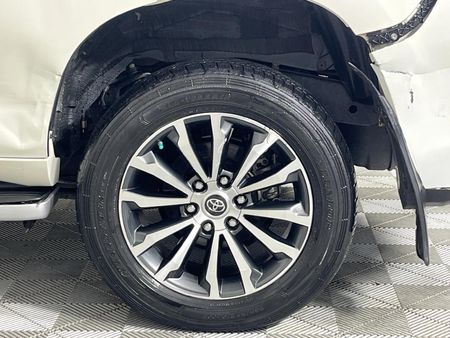 2024-Toyota-Land-Cruiser-Prado-28-GD-VX-L-Auto_6