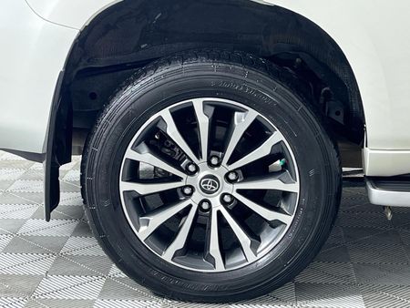 2024-Toyota-Land-Cruiser-Prado-28-GD-VX-L-Auto_7