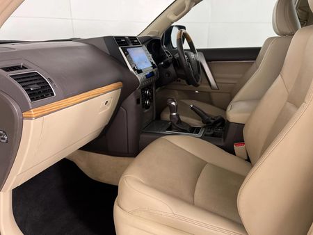 2024-Toyota-Land-Cruiser-Prado-28-GD-VX-L-Auto_8