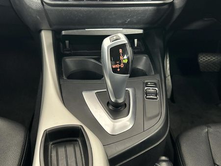 2012-BMW-1-Series-120d-5-dr-Auto_10