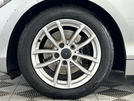 2012-BMW-1-Series-120d-5-dr-Auto_4