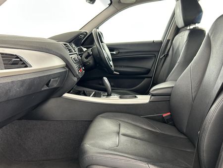 2012-BMW-1-Series-120d-5-dr-Auto_8