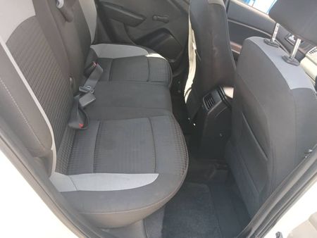 2019-Hyundai-i20-14-Fluid_9