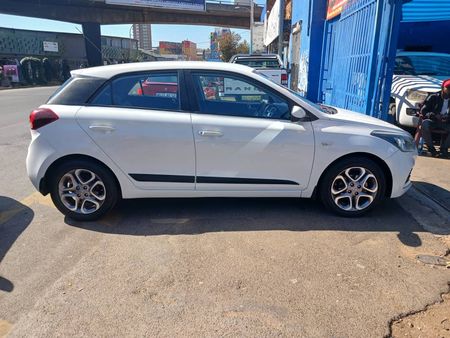 2019-Hyundai-i20-14-Fluid_3