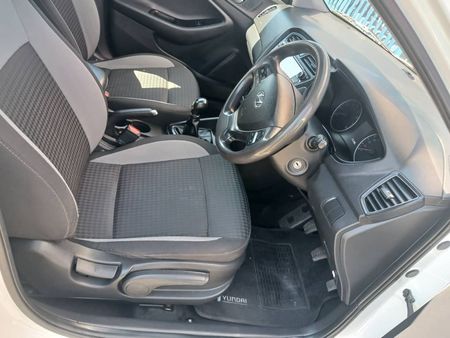 2019-Hyundai-i20-14-Fluid_8