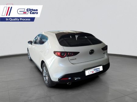 2023-Mazda-3-15-Active-5-dr_2