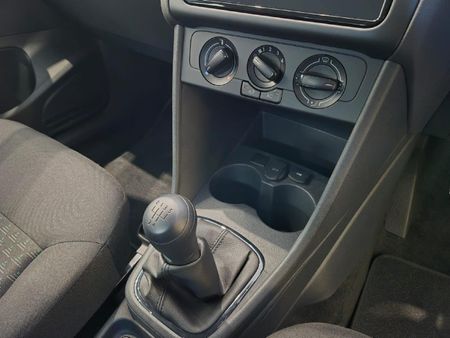 2026-Volkswagen-Polo-Vivo-14_5