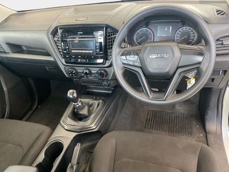 2025-Isuzu-D-Max-19-DDI-HR-L-4x4-Single-Cab_9