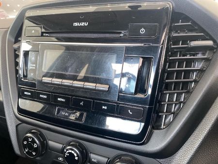 2025-Isuzu-D-Max-19-DDI-HR-L-4x4-Single-Cab_11