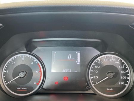 2025-Isuzu-D-Max-19-DDI-HR-L-4x4-Single-Cab_16