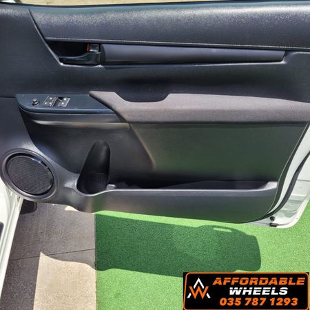 2017-Toyota-Hilux-20-VVTi-Single-Cab_9