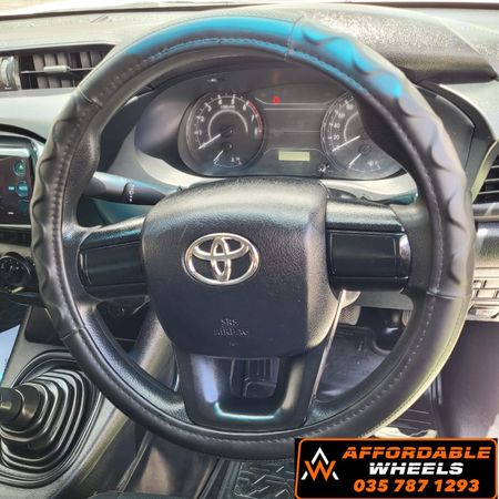 2017-Toyota-Hilux-20-VVTi-Single-Cab_5