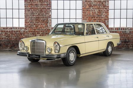 1970-Mercedes-Benz-W108-280s_0