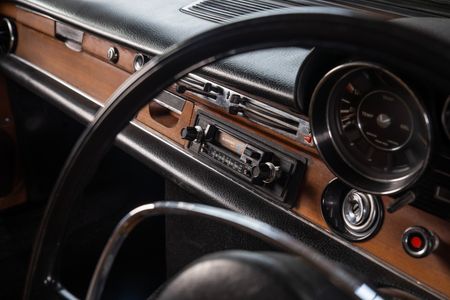 1970-Mercedes-Benz-W108-280s_9