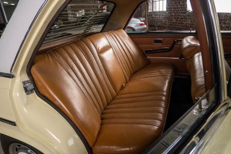 1970-Mercedes-Benz-W108-280s_12