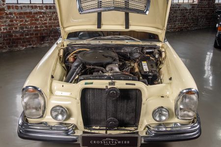 1970-Mercedes-Benz-W108-280s_18