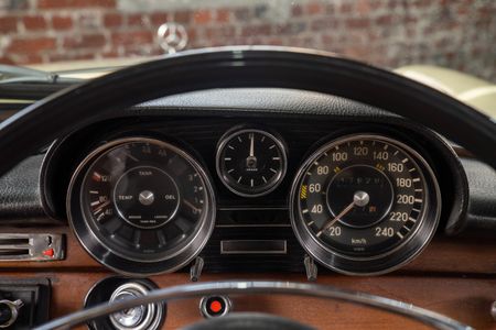 1970-Mercedes-Benz-W108-280s_6