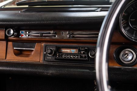 1970-Mercedes-Benz-W108-280s_7