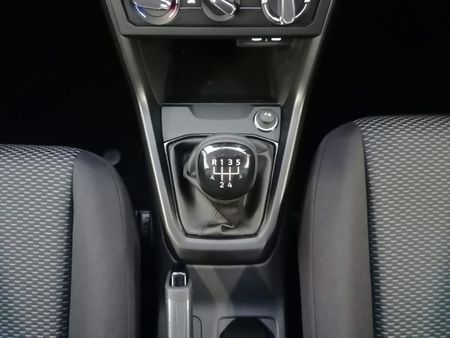 2026-Volkswagen-T-Cross-10-TSI_14