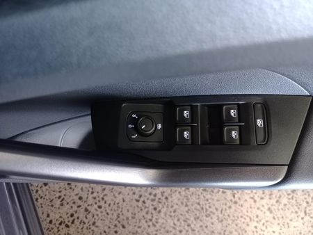 2026-Volkswagen-T-Cross-10-TSI_18