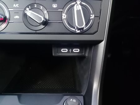 2026-Volkswagen-T-Cross-10-TSI_27