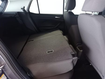2026-Volkswagen-T-Cross-10-TSI_30