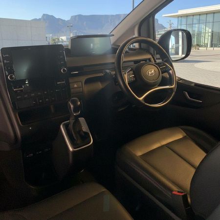 2022-Hyundai-Staria-22d-Executive-Auto_13