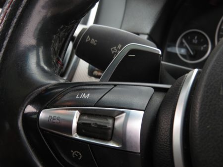 2014-BMW-5-Series-520-i-M-SPORT_15