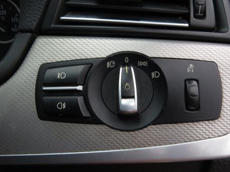 2014-BMW-5-Series-520-i-M-SPORT_16