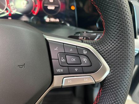 2026-Volkswagen-Golf-8-GTI-20-TSI-DSG_10