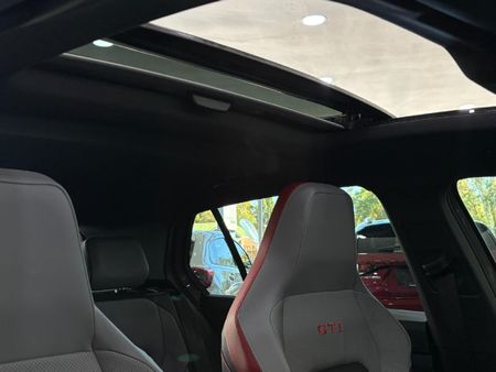 2026-Volkswagen-Golf-8-GTI-20-TSI-DSG_17