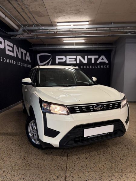 2022-Mahindra-XUV-300-15D-W6_0