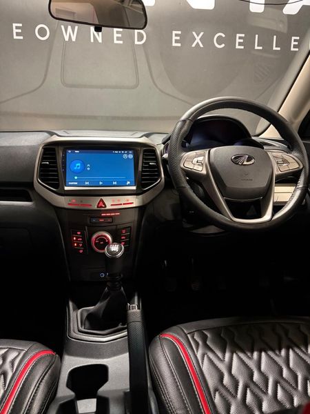 2022-Mahindra-XUV-300-15D-W6_10