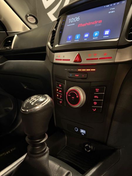 2022-Mahindra-XUV-300-15D-W6_7
