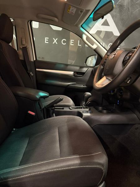 2024-Toyota-Hilux-24-GD-6-Raider-4x4-Auto-Double-Cab_13