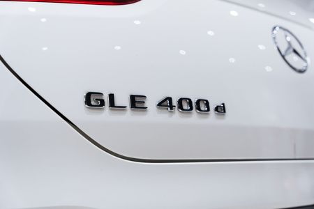 2022-Mercedes-Benz-GLE-Coupe-400d-4Matic_9