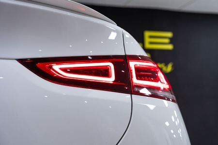 2022-Mercedes-Benz-GLE-Coupe-400d-4Matic_12