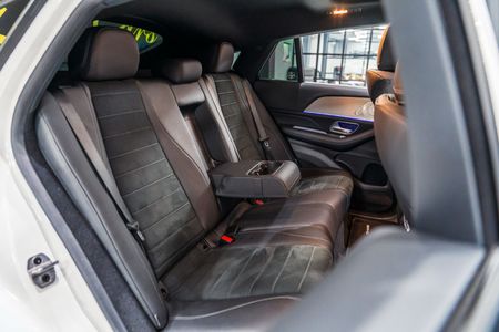 2022-Mercedes-Benz-GLE-Coupe-400d-4Matic_18