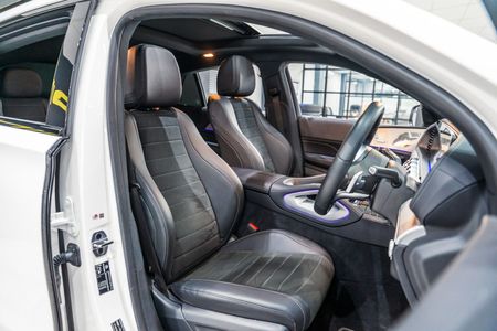 2022-Mercedes-Benz-GLE-Coupe-400d-4Matic_19