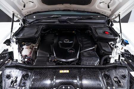 2022-Mercedes-Benz-GLE-Coupe-400d-4Matic_21