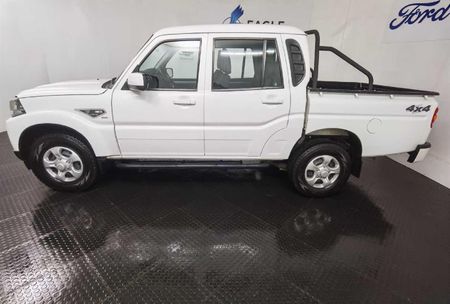 2024-Mahindra-Pik-Up-22-mHawk-S6-Refresh-4x4-Auto-Double-Cab_9