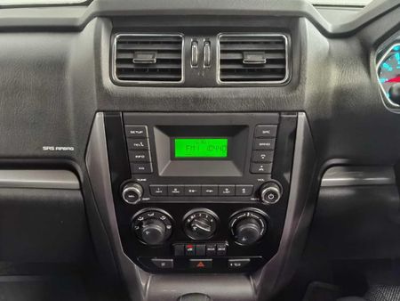 2024-Mahindra-Pik-Up-22-mHawk-S6-Refresh-4x4-Auto-Double-Cab_11