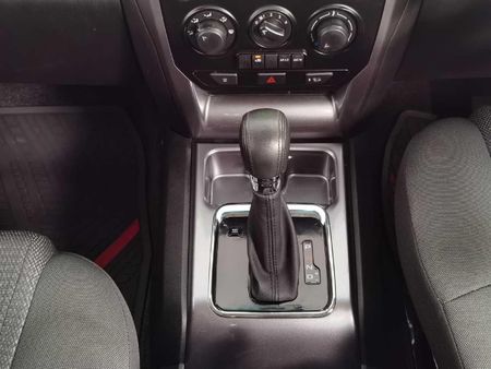 2024-Mahindra-Pik-Up-22-mHawk-S6-Refresh-4x4-Auto-Double-Cab_15