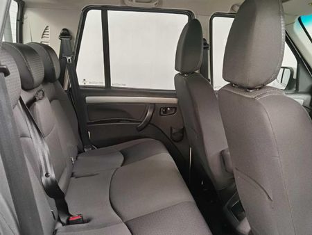 2024-Mahindra-Pik-Up-22-mHawk-S6-Refresh-4x4-Auto-Double-Cab_16