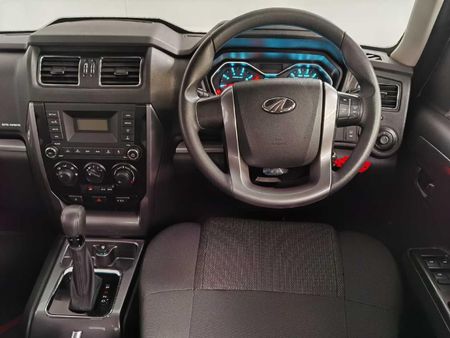 2024-Mahindra-Pik-Up-22-mHawk-S6-Refresh-4x4-Auto-Double-Cab_20