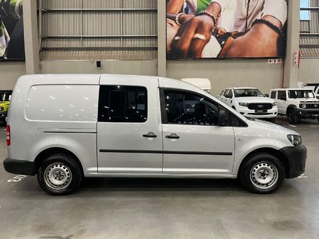 2014-Volkswagen-Caddy-Maxi-20-TDI-81kW-CrewBus-Panel-Van_1