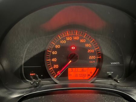 2013-Toyota-Yaris-13-XI-5-dr_10