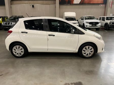 2013-Toyota-Yaris-13-XI-5-dr_1