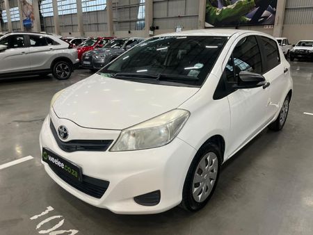 2013-Toyota-Yaris-13-XI-5-dr_6