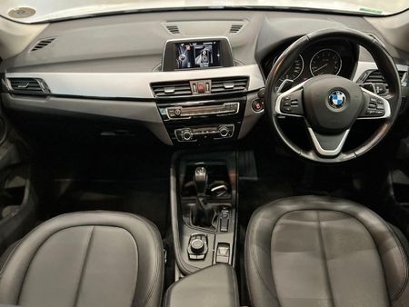 2016-BMW-X1-sDrive20i-Auto_9